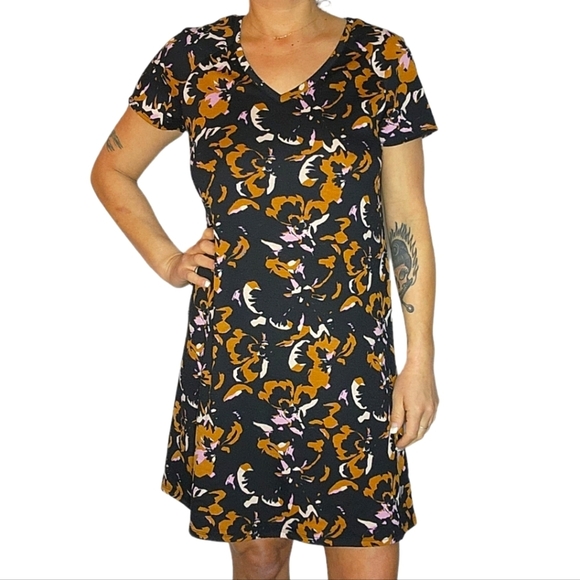 Nine West Black Tan Floral Midi Dress Short Sleeve Size Small V Neck - Picture 1 of 5